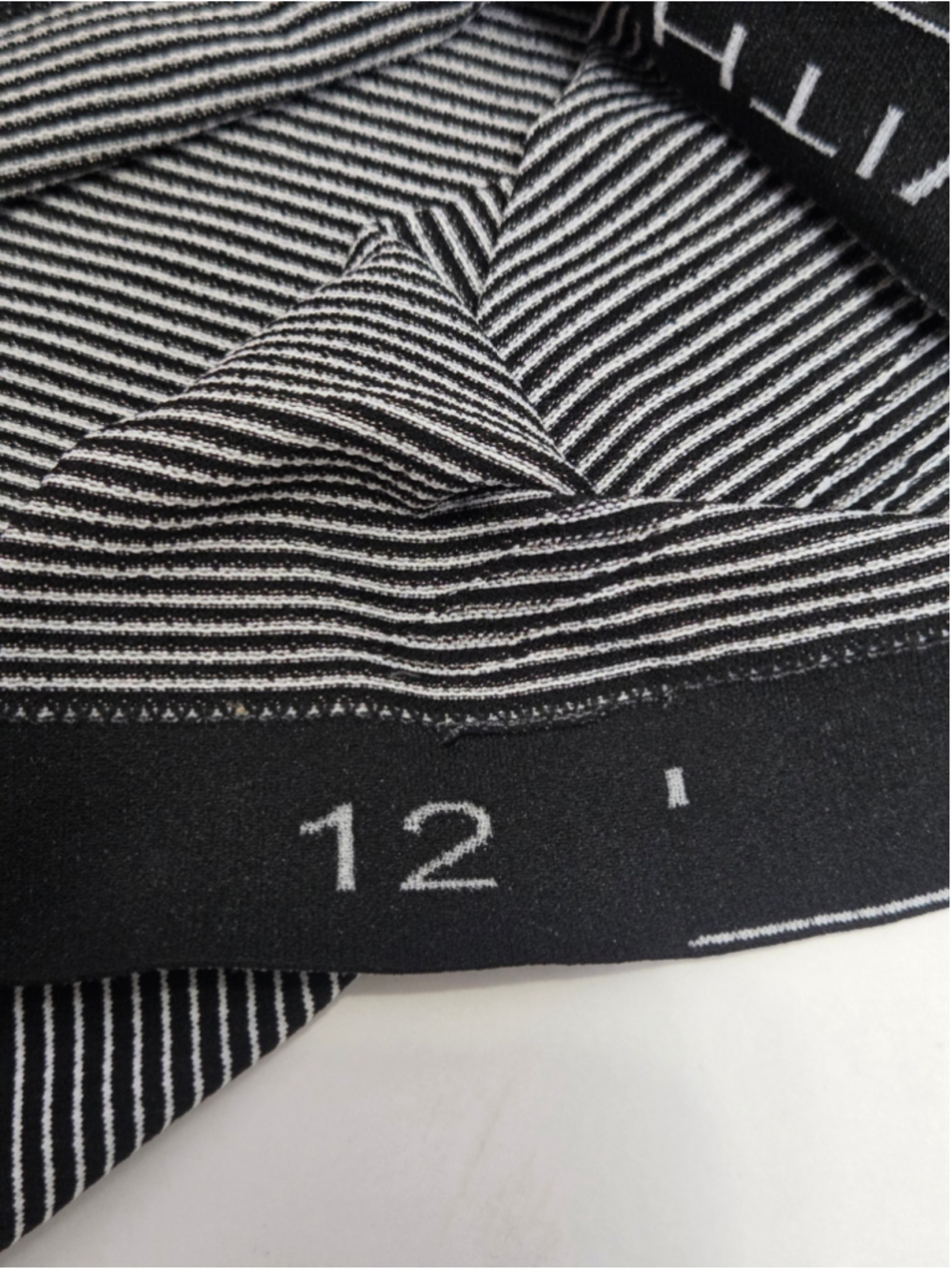 Lululemon Swiftly Tech Racerback Tank Top Women's Size 12 Black White Striped - Picture 6 of 8